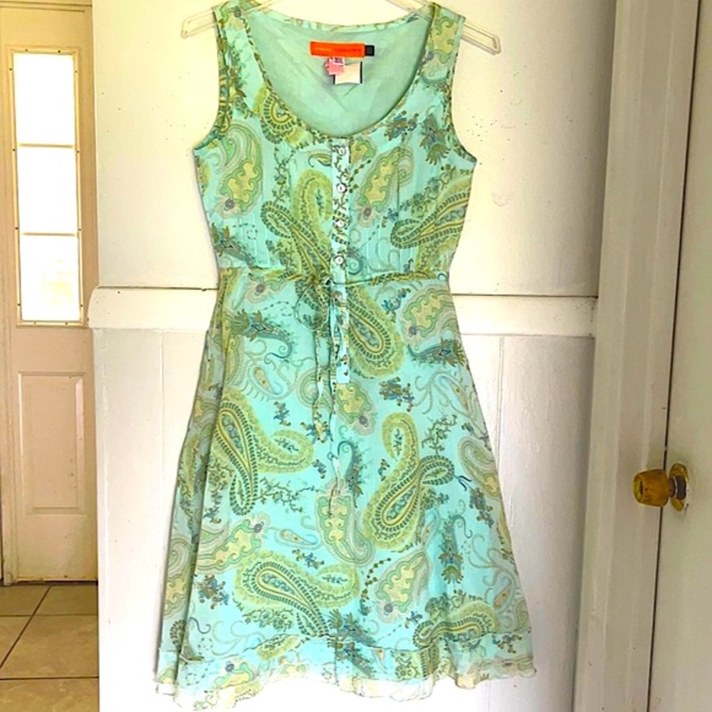 Cynthia Steffe light green paisley ruffled…